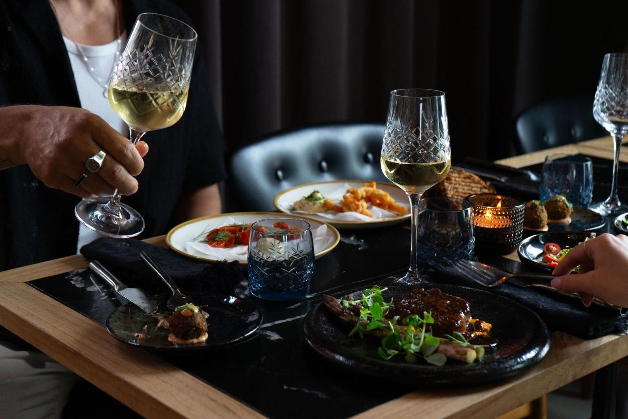 Manon Les Suites Guldsmeden Copenaghen Esterno foto A selection of tapas