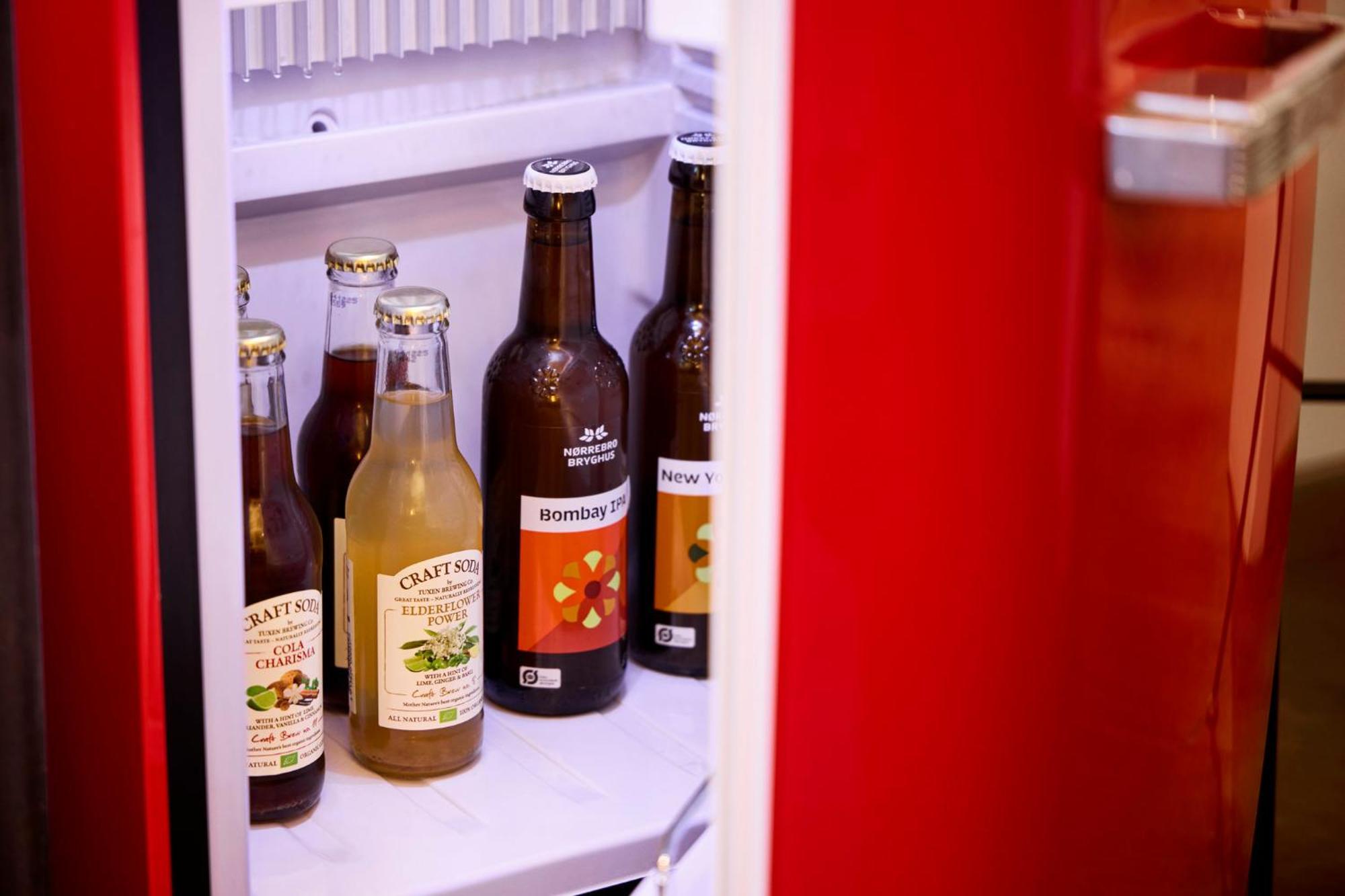 Manon Les Suites Guldsmeden Copenaghen Esterno foto Beer in a refrigerator