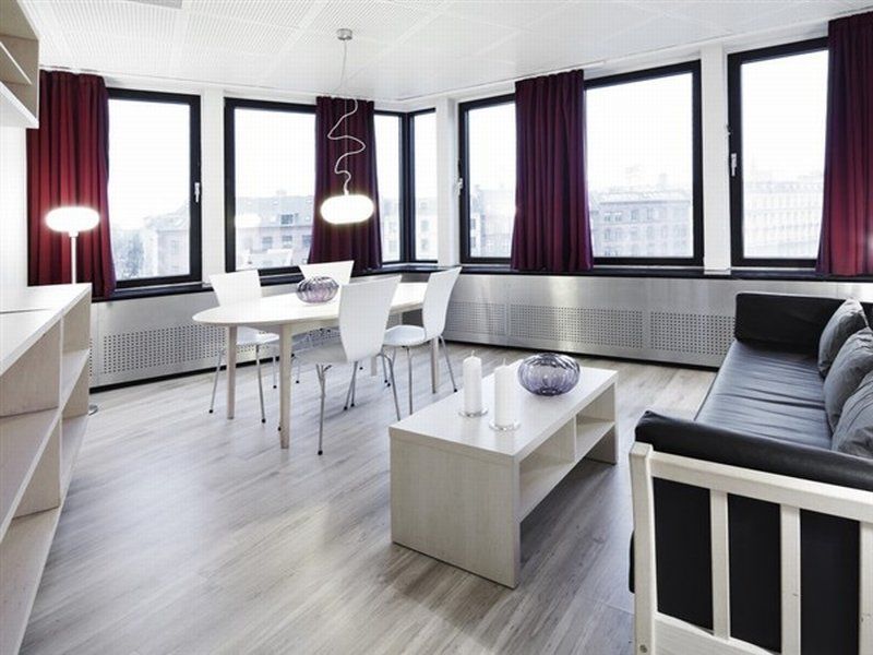Manon Les Suites Guldsmeden Copenaghen Esterno foto Interior of a serviced apartment in Berlin, Germany